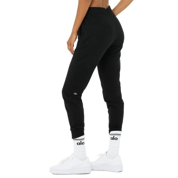 Alo unwind joggers sweatpants women size small black - Picture 2 of 3